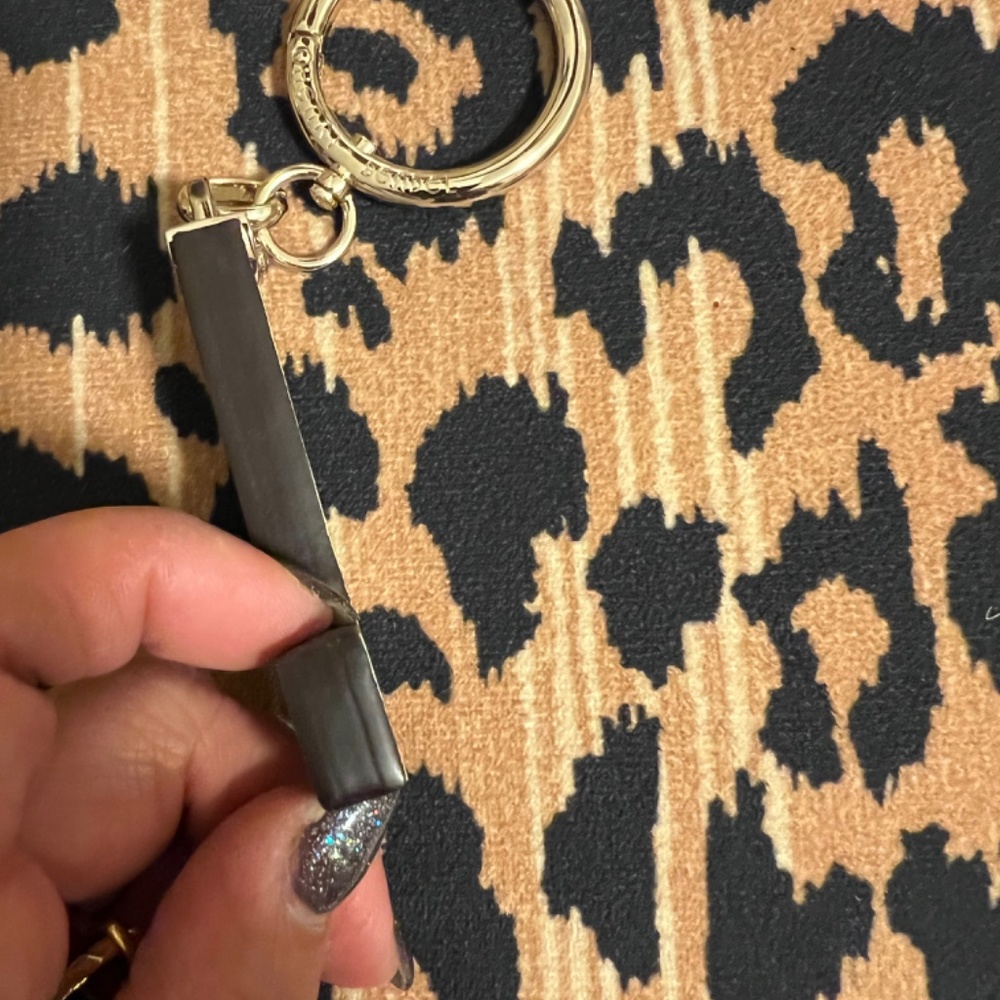 - Henri bendel L bag charm - Picture 4 of 5